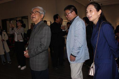 周冰图片,光影交织下的艺术魅力